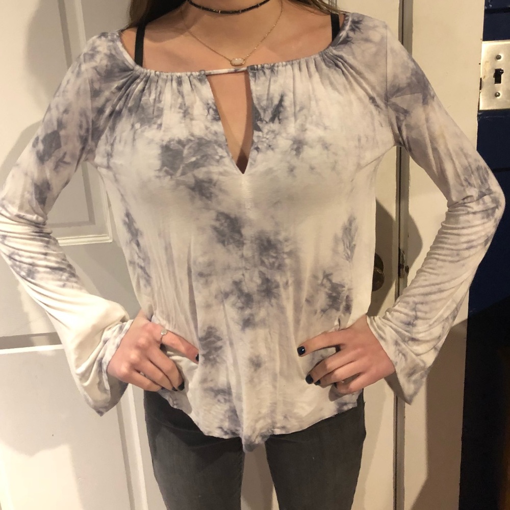 (SOLD) soft and sexy long sleeve top